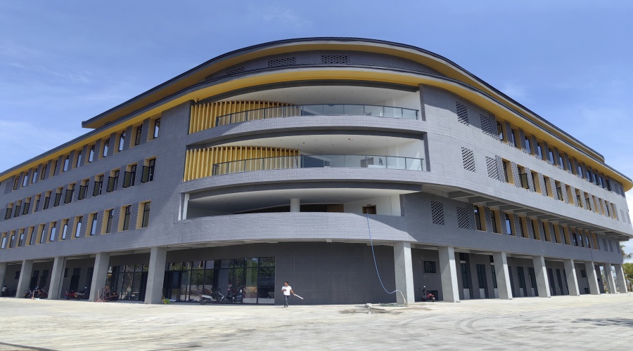 海南中央民族大學(xué)UHPC墻板選擇了飾紀(jì)上品.你呢？