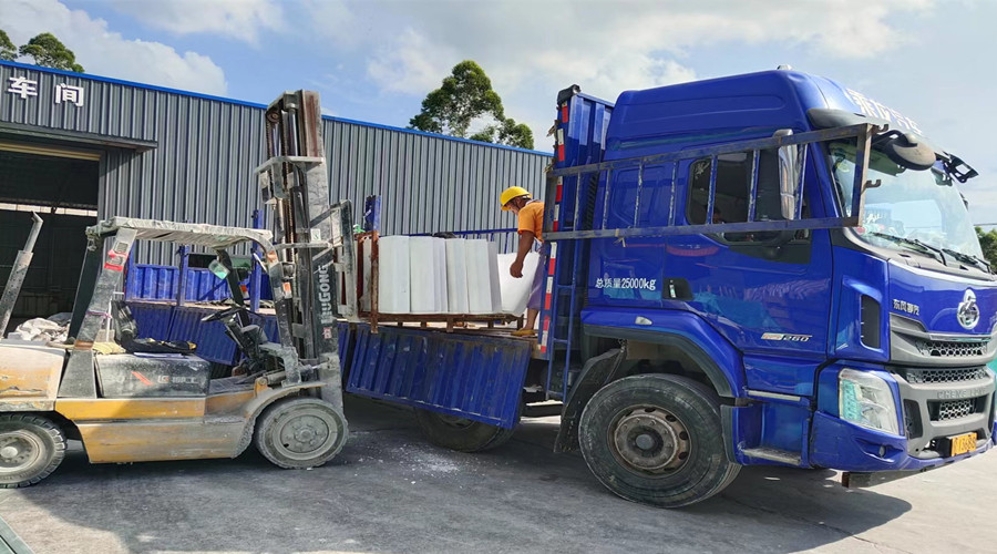 GRG造型板裝車發貨