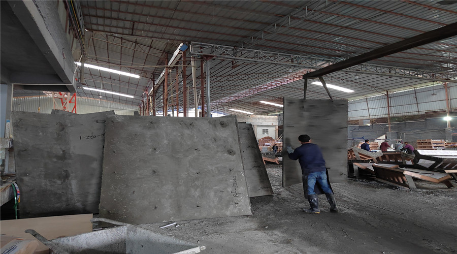 GRC外墻板生產(chǎn)中 GRC外墻板生產(chǎn)中