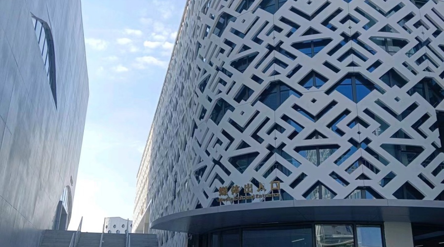 海南綜合體育館UHPC圖騰板完工落地工程案例 海南綜合體育館UHPC圖騰板完工落地工程案例